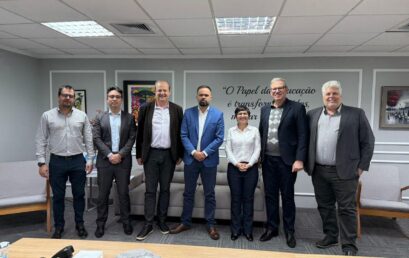 Equipe da Unicentro se encontra com lideranças estaduais para discutir o evento Paraná Faz Ciência