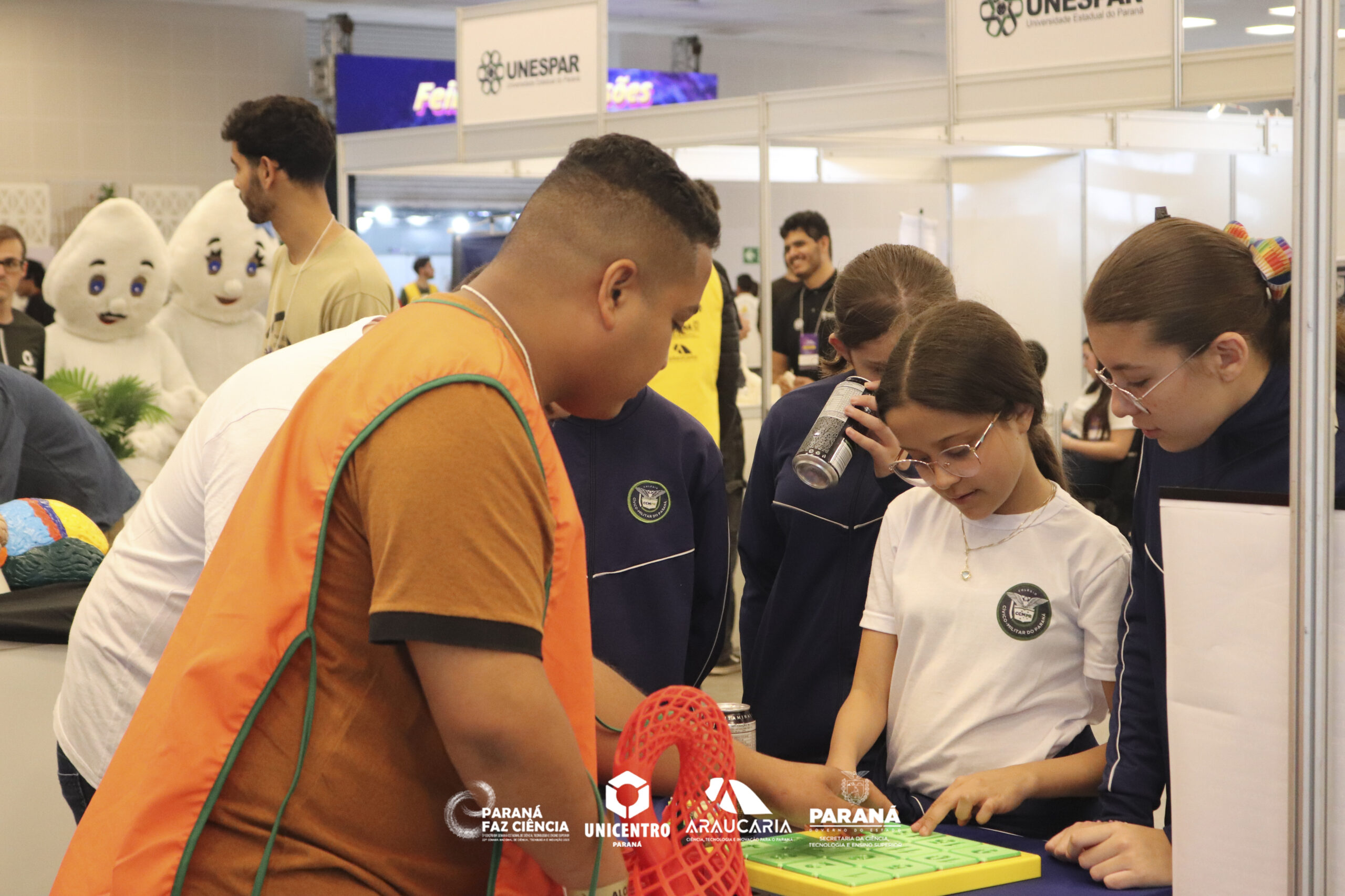 Paraná Faz Ciência recebe mais de 5 mil pessoas nesta terça-feira (30)