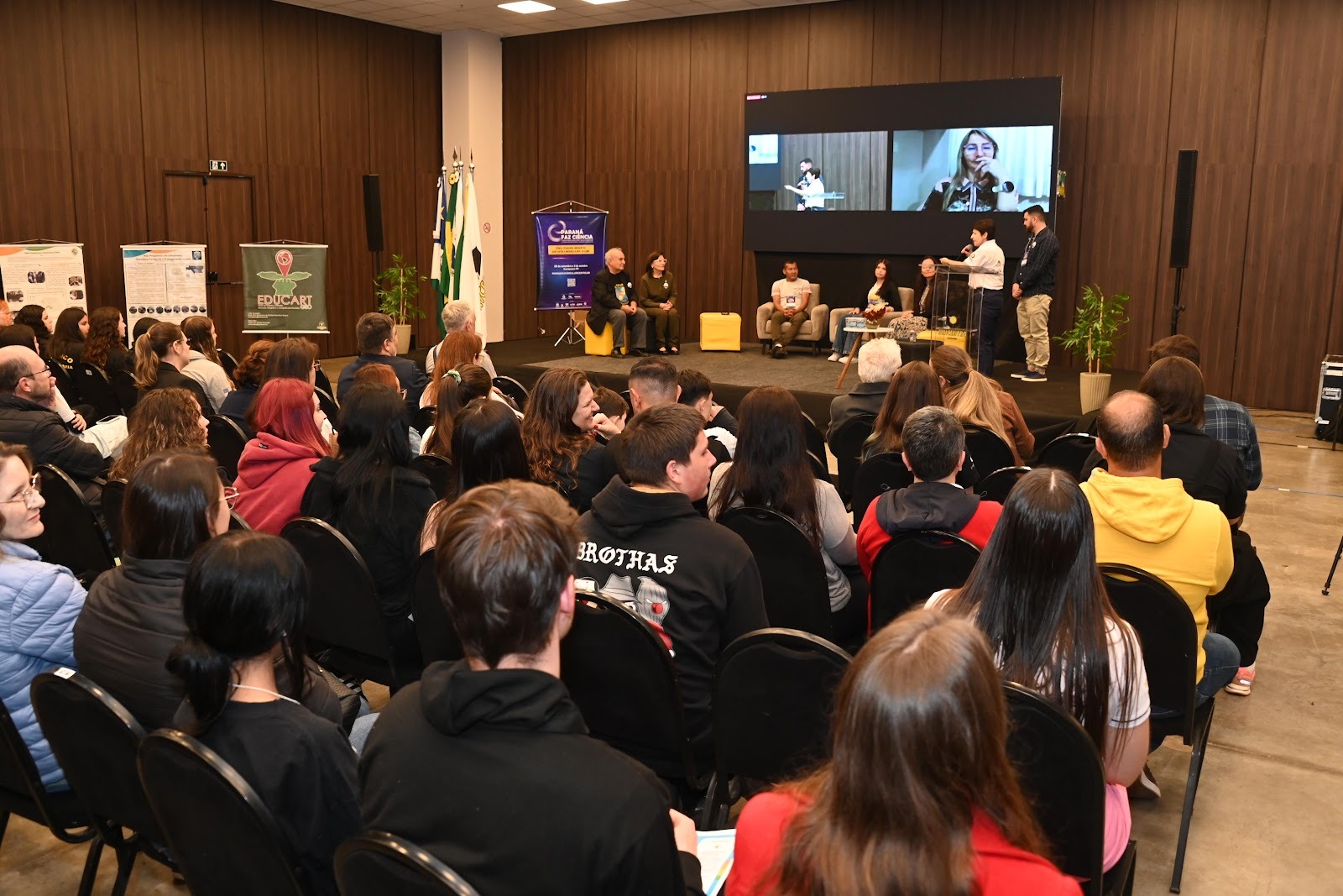 Projeto Nós Propomos realiza painel de apresentação no Paraná Faz Ciência